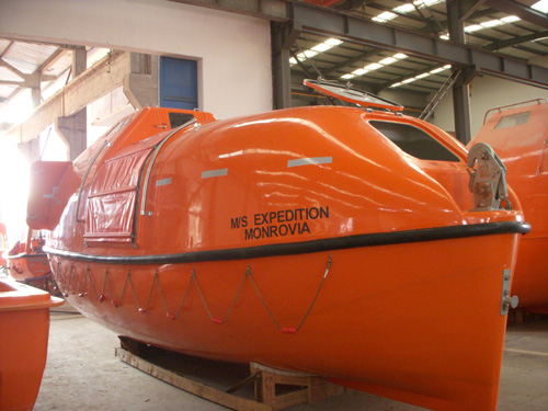 partiallyenclosedlifeboatrescueboat